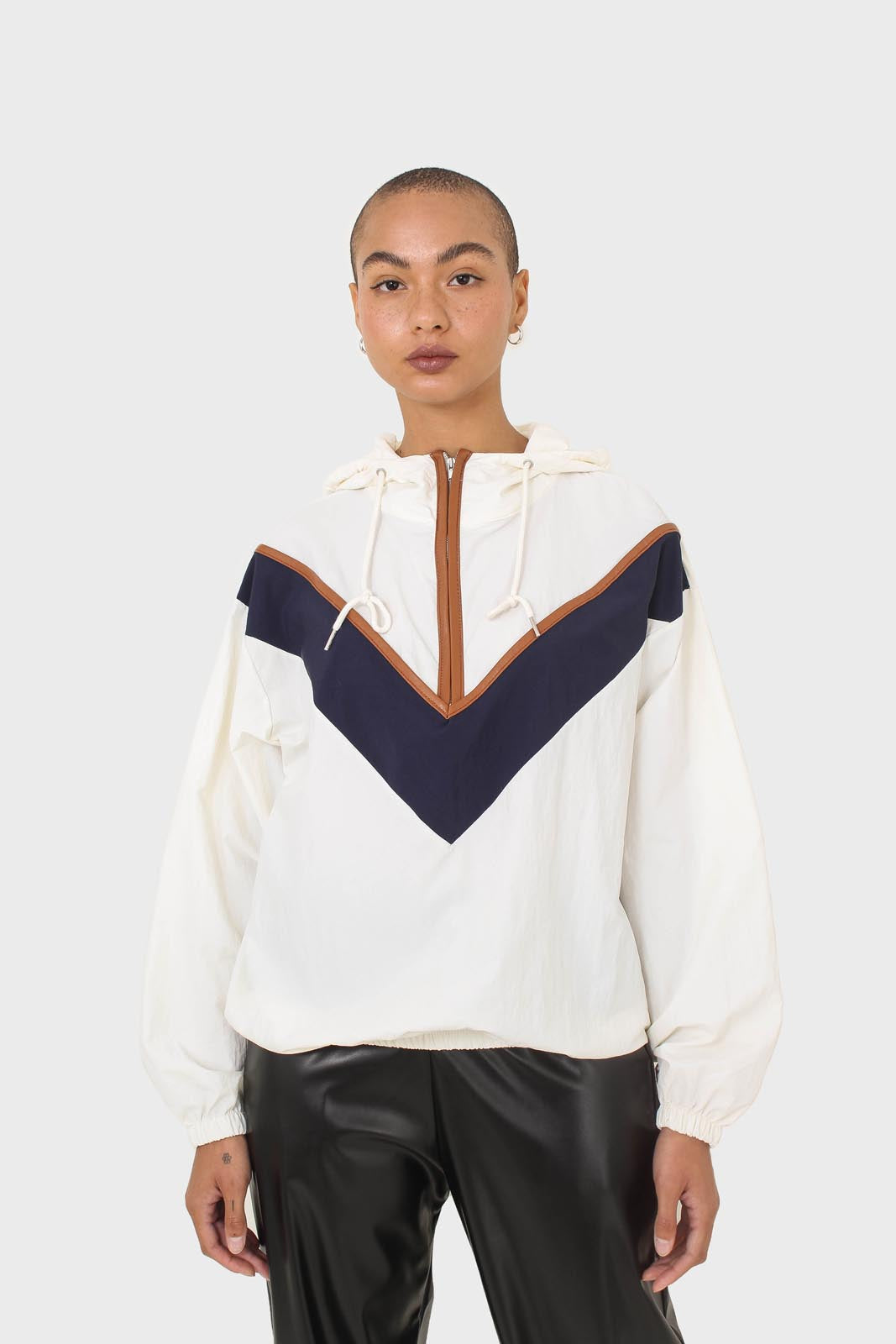 Ivory and navy V color block windbreaker_1