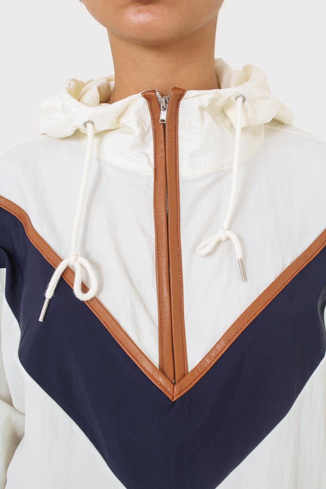 Ivory and navy V color block windbreaker_7