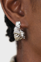 Silver rough texture earrings_5