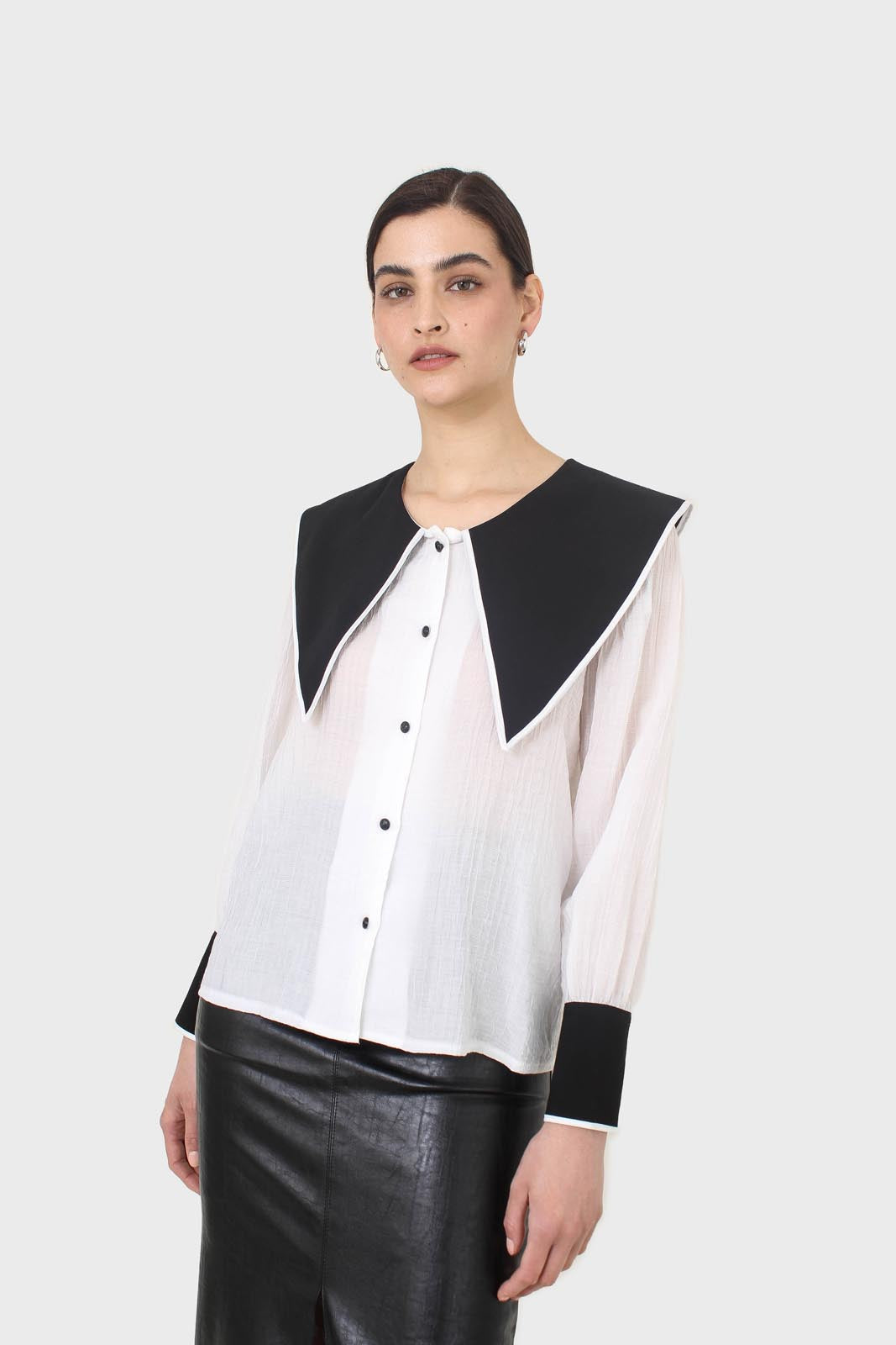 Ivory and black oversized pointed collar blouse_6