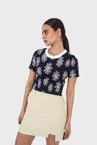 Black large daisy print  cropped tee_1