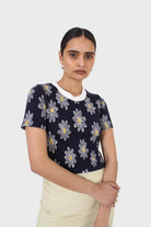 Black large daisy print  cropped tee_7