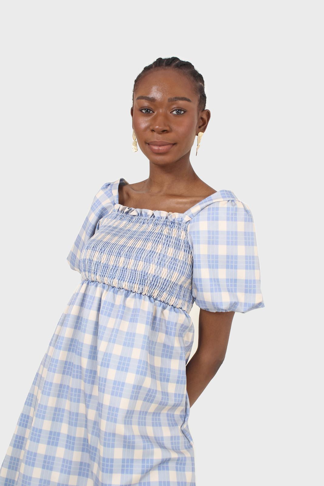 Blue and ivory checked shirred puff sleeved midi dress_11