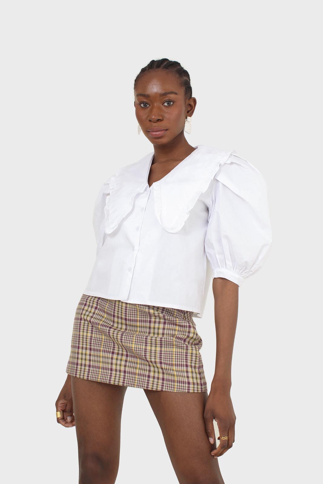 Ivory cropped short sleeved large collar top_9