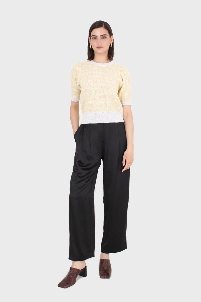 Yellow and ivory checked knitted puff sleeved top_3