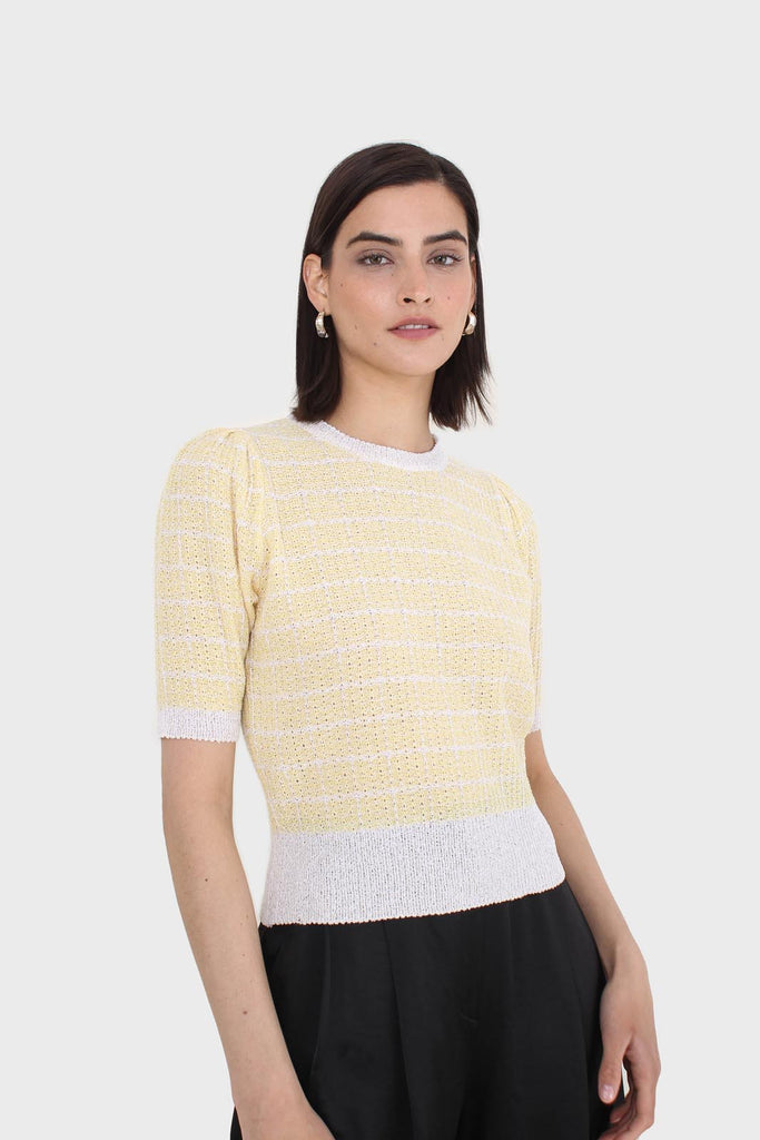 Yellow and ivory checked knitted puff sleeved top_9