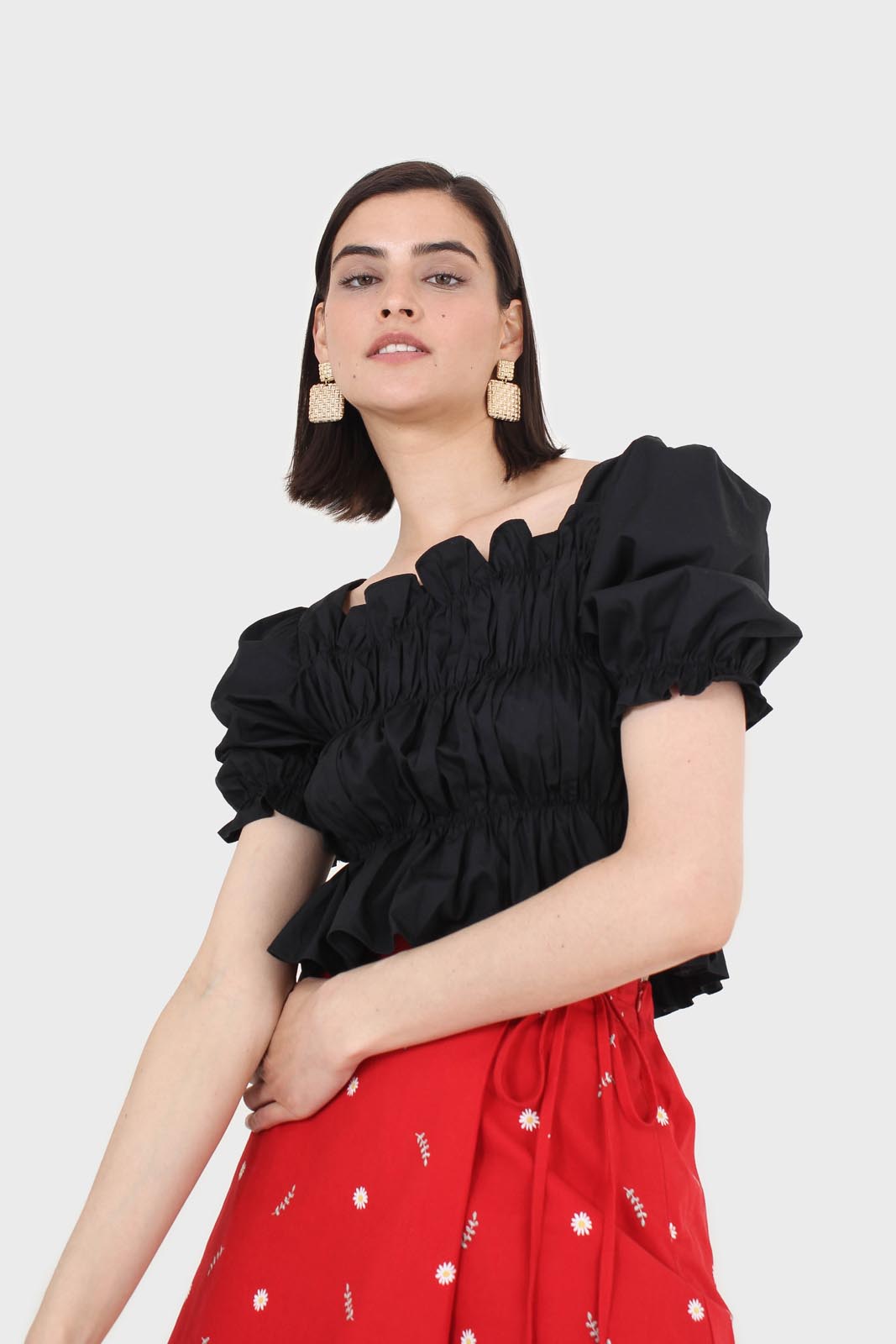 Black ruched puff sleeve cropped top_9