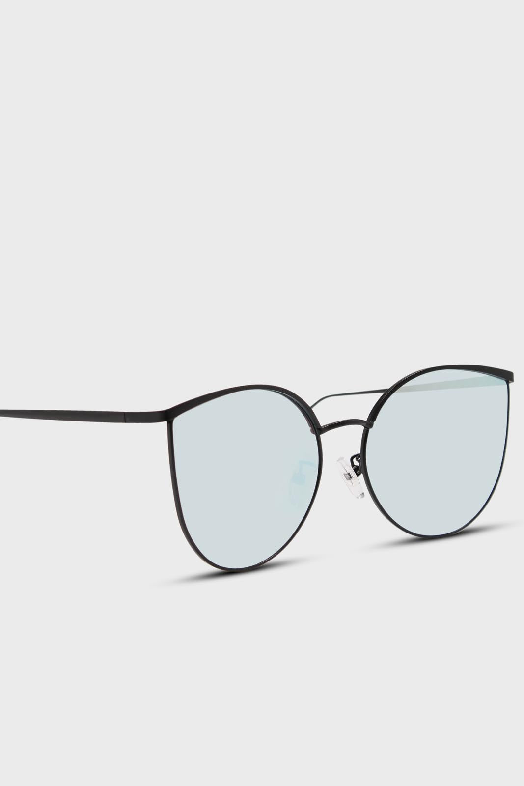 Black thin frame cat eye sunglasses_3