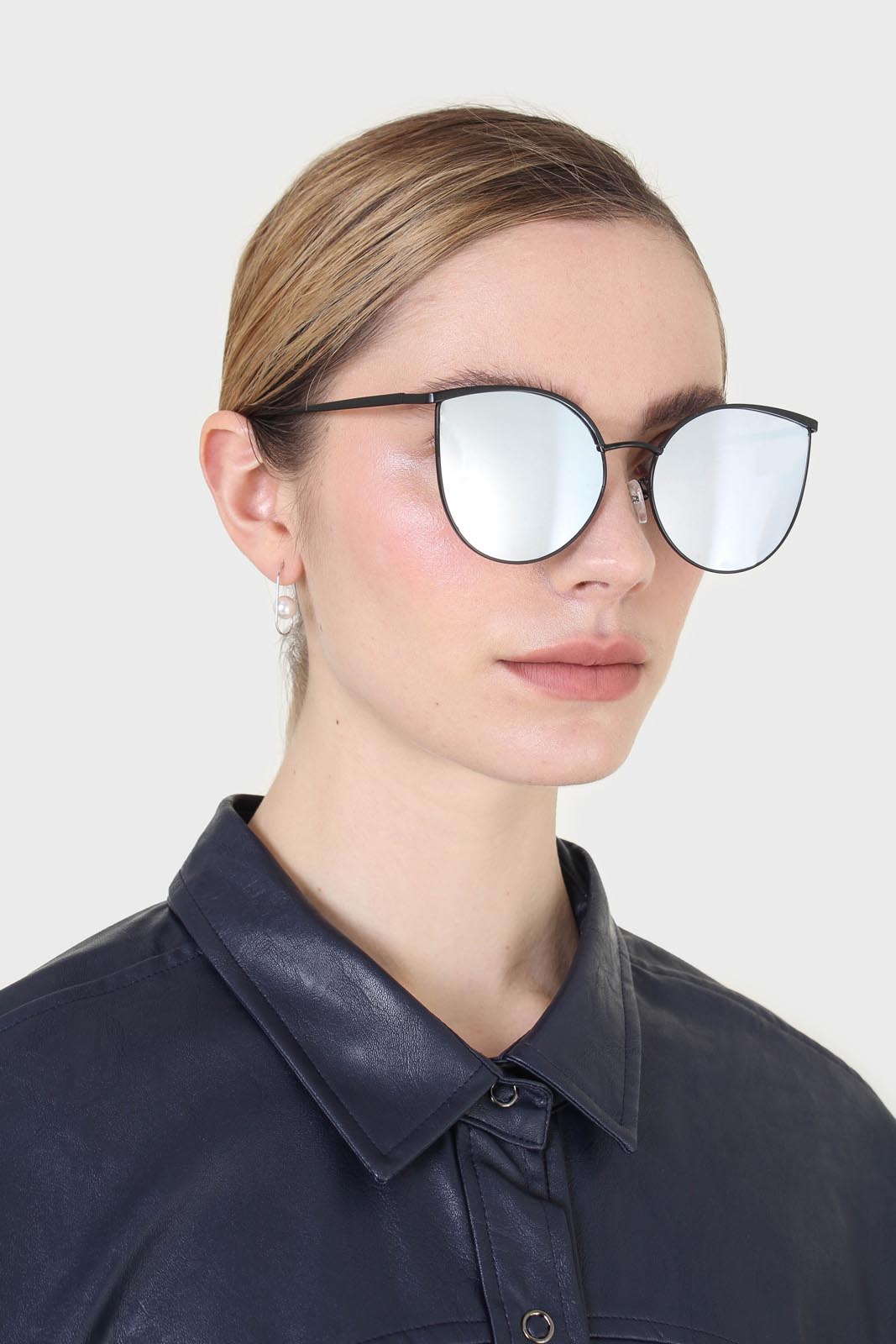 Black thin frame cat eye sunglasses_2