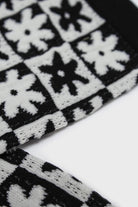 Black and white daisy checked socks_2