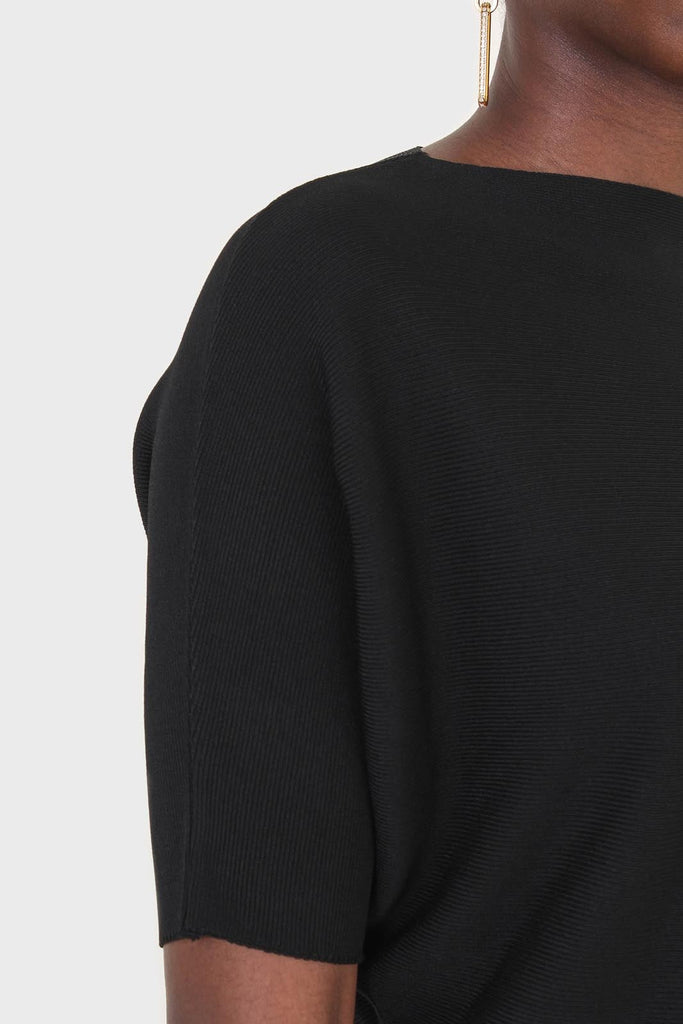 Black horizontal rib short sleeved knit top_4
