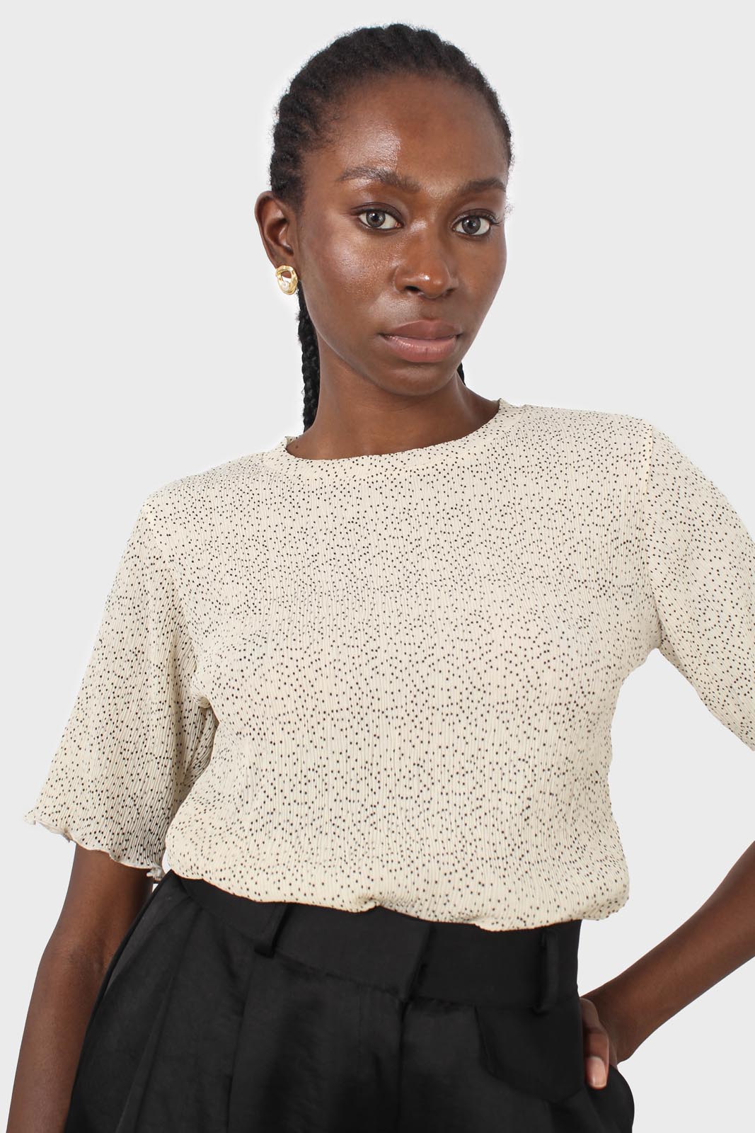 White and black dots micro pleated top_1