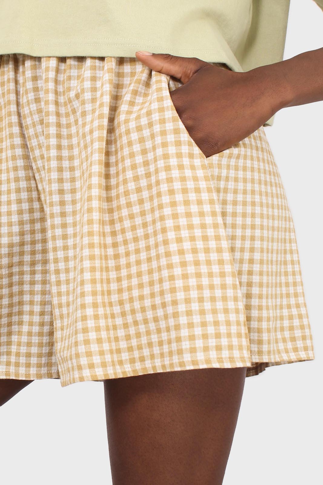 Mustard gingham checked loose fit shorts_4