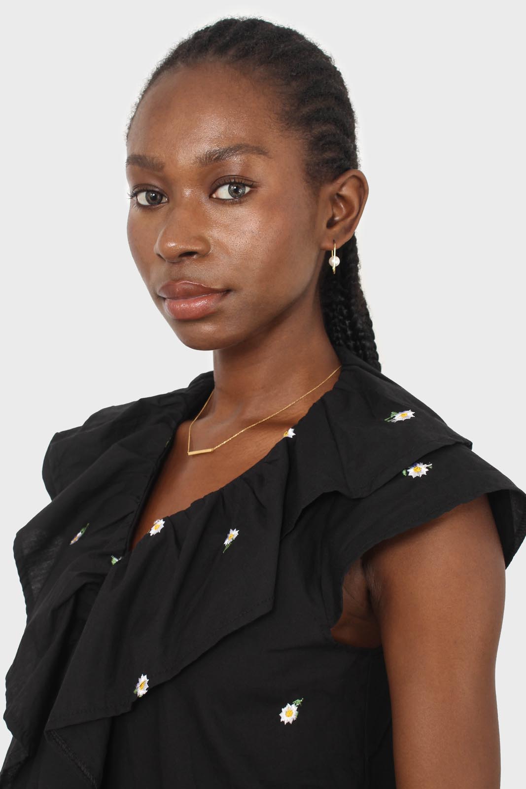 Black and white daisy ruffle dress_15