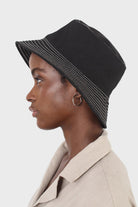 Black and white contrast stitch bucket hat_3