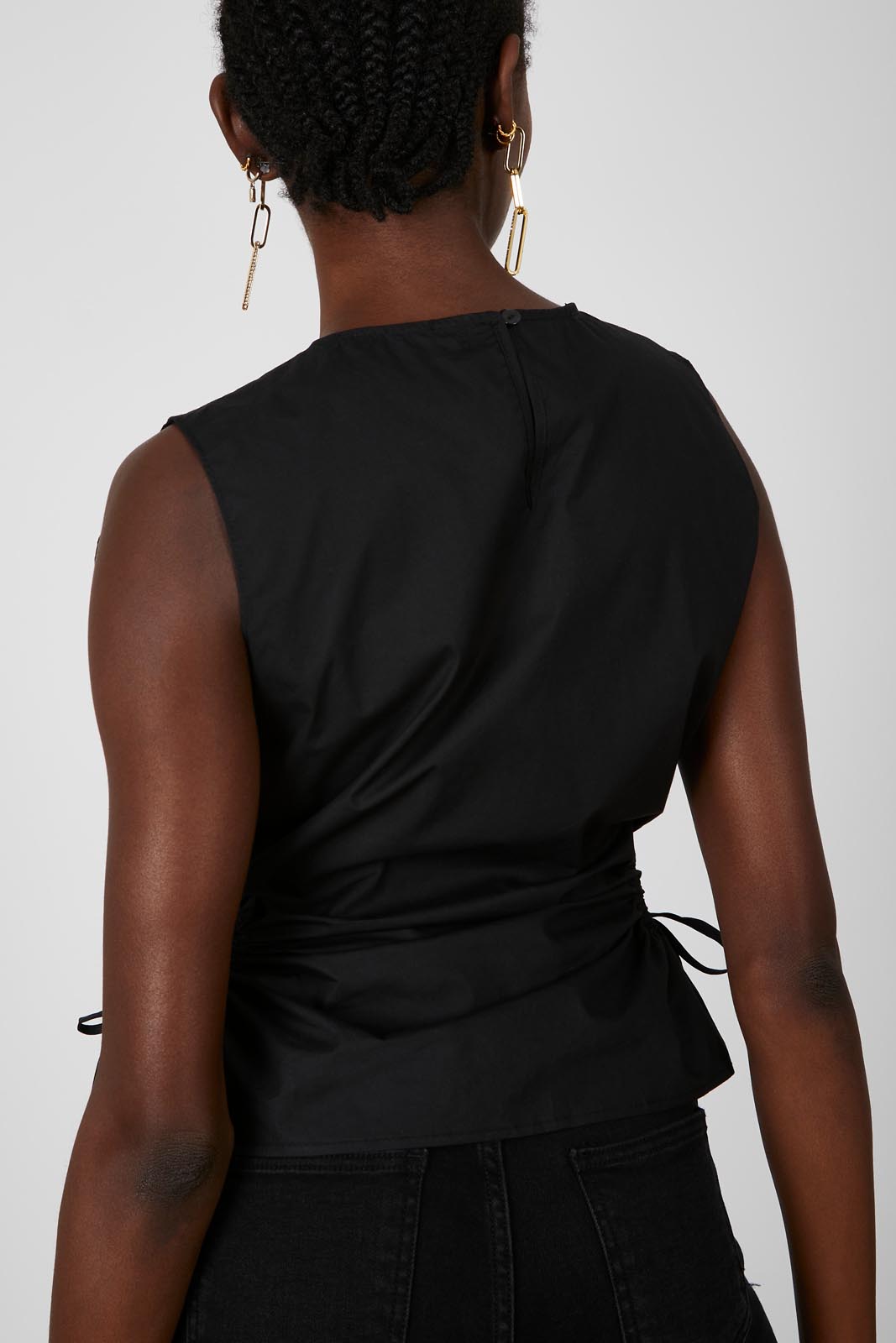 Black ruched cutout sleeveless blouse_6