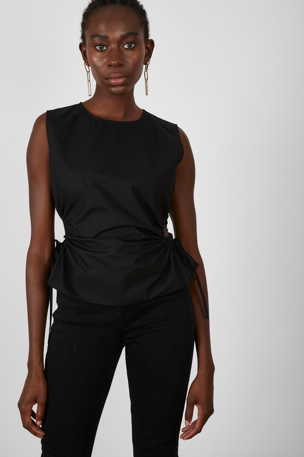 Black ruched cutout sleeveless blouse_3