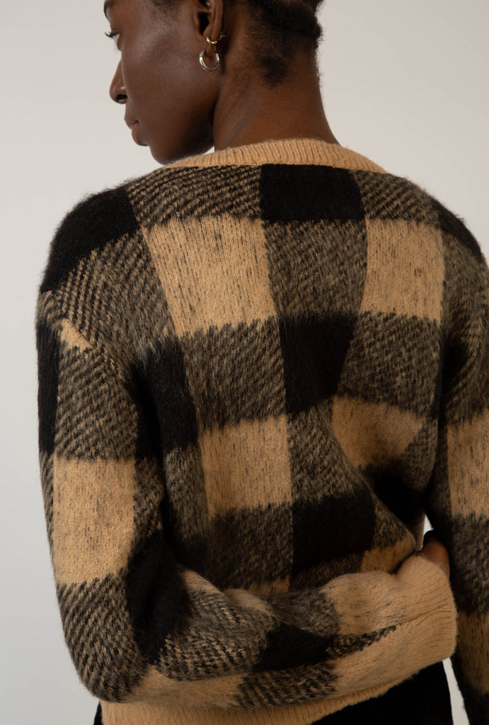 Beige and charcoal block plaid jumper_7