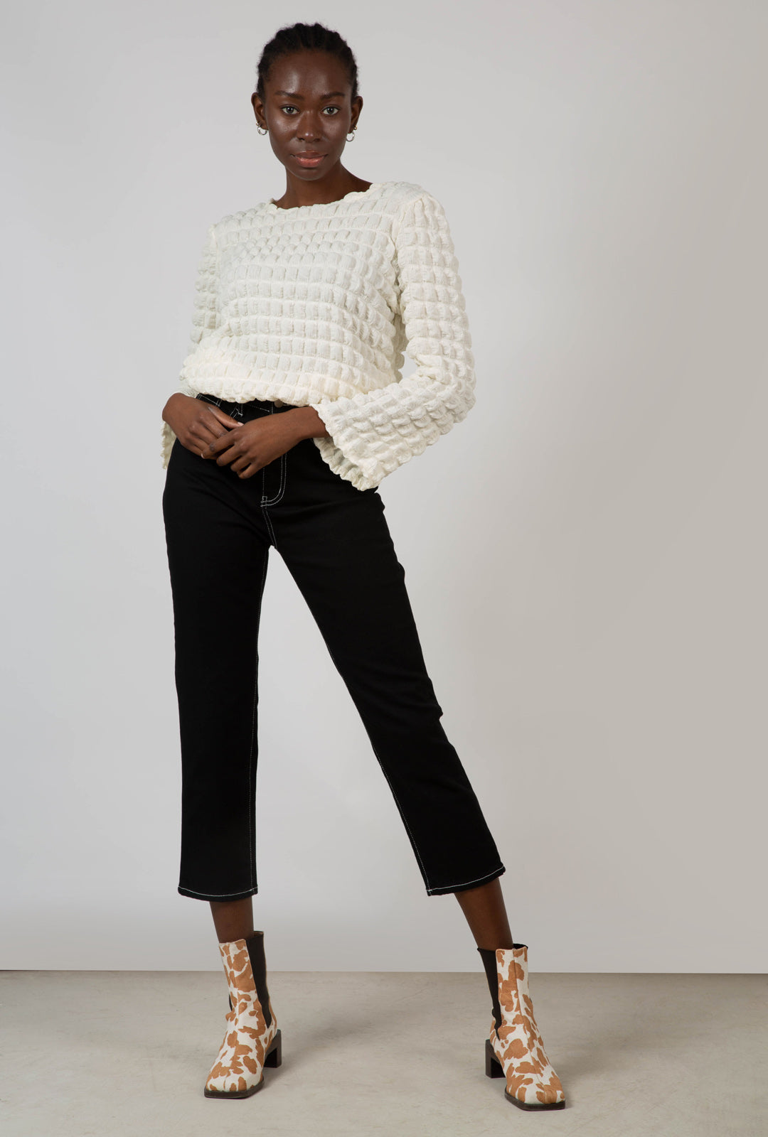 Cream textured puff long sleeved top_3