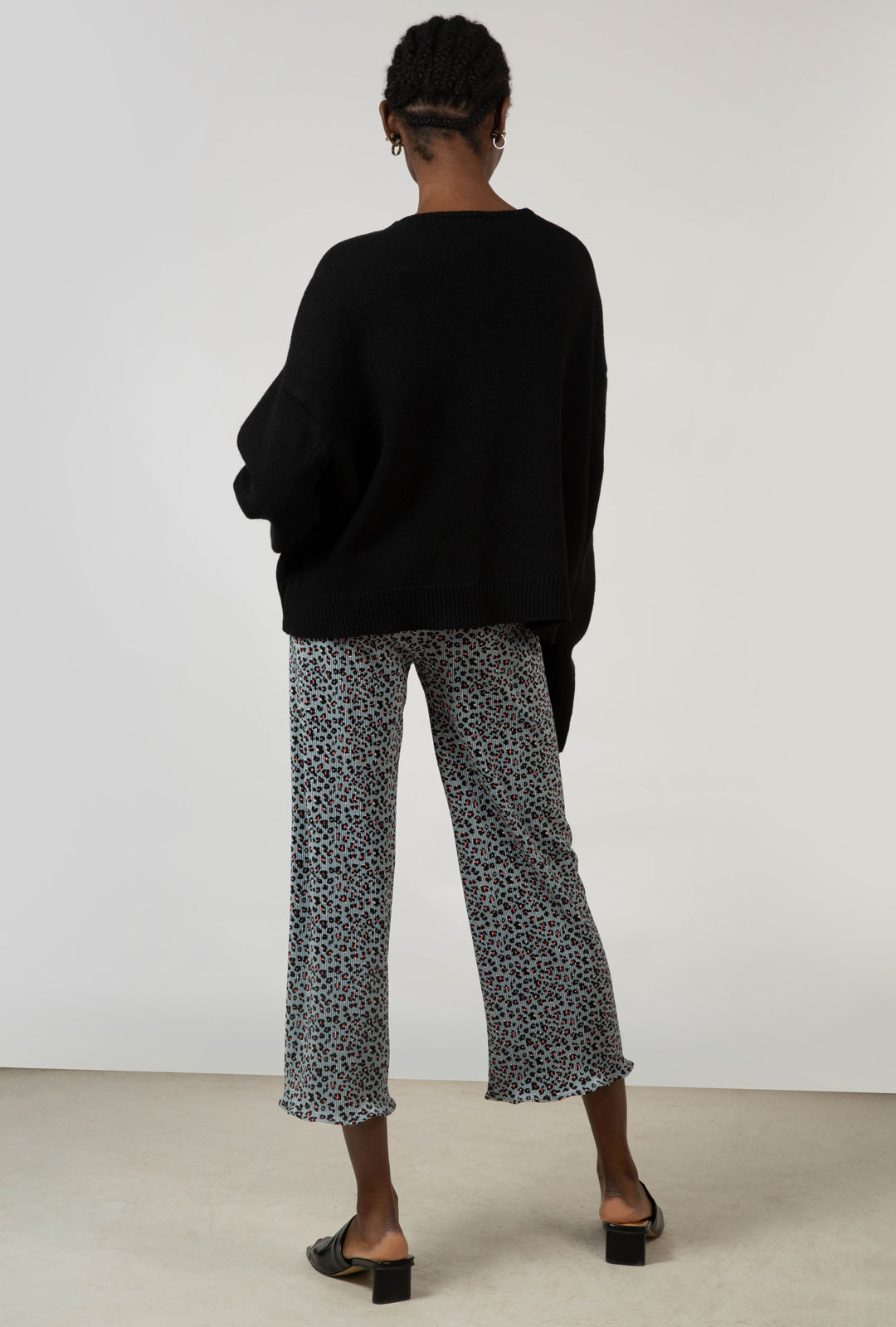 Blue and pink leopard micro pleat trousers_6