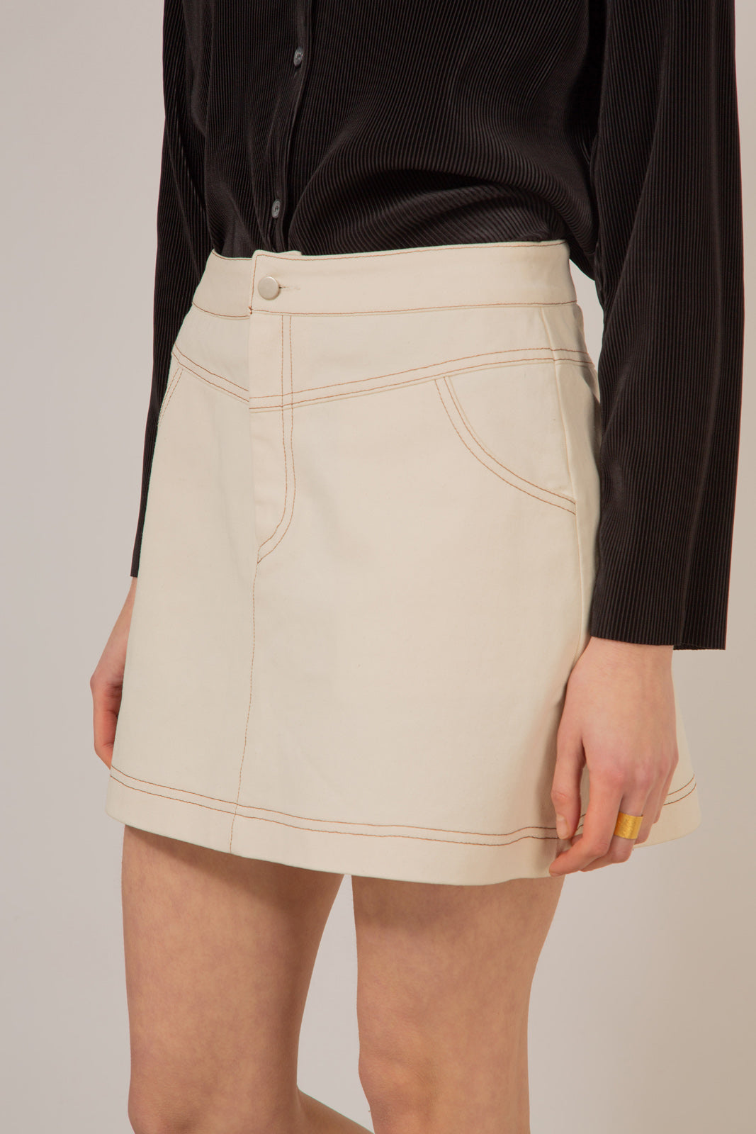 Oatmeal and brown contrast stitch mini skirt_4