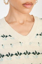 Beige and light blue intarsia flower sweater vest_3
