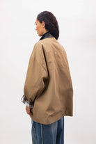 Beige and plaid reversible contrast collar jacket_3