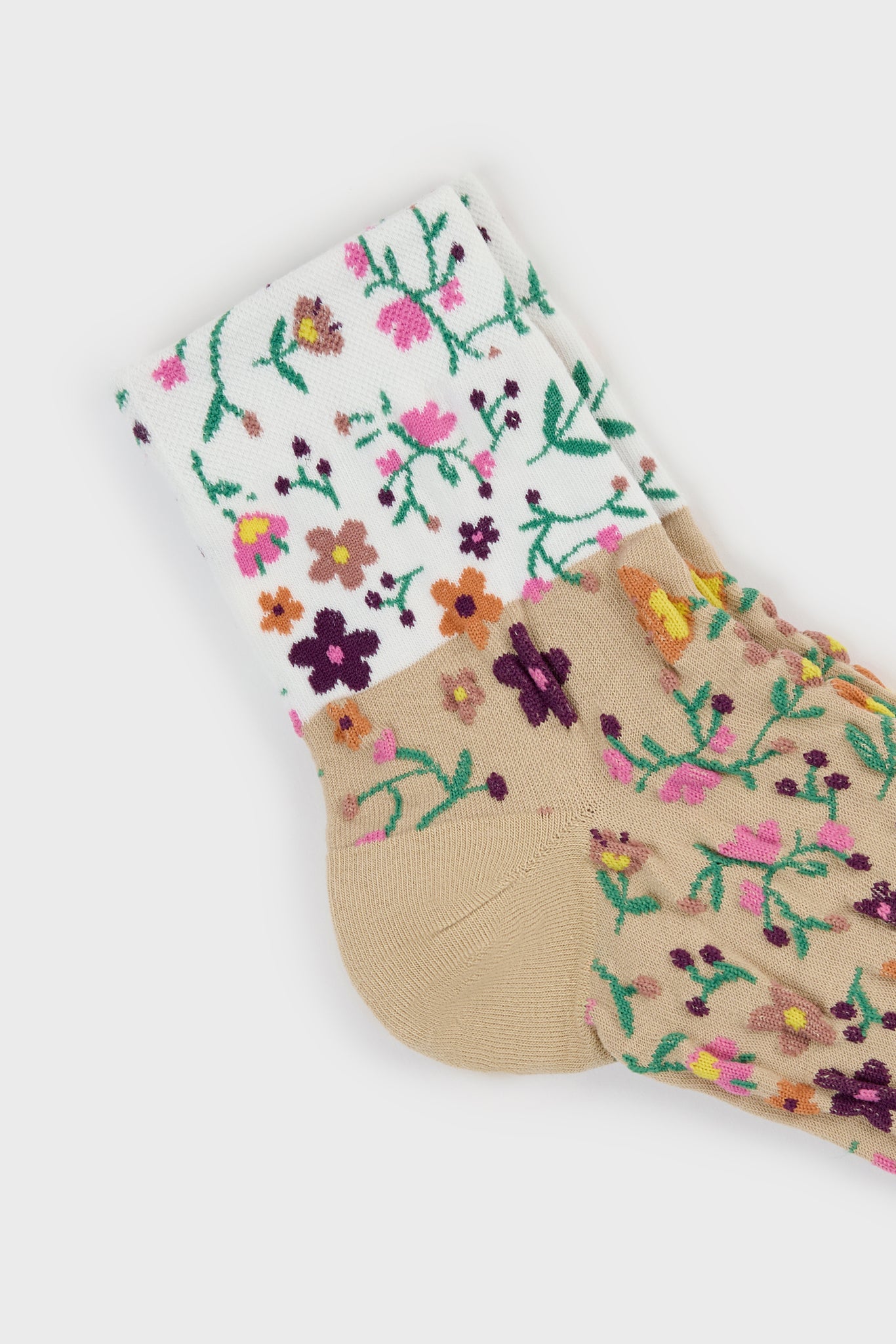 Beige floral colourblock socks_2