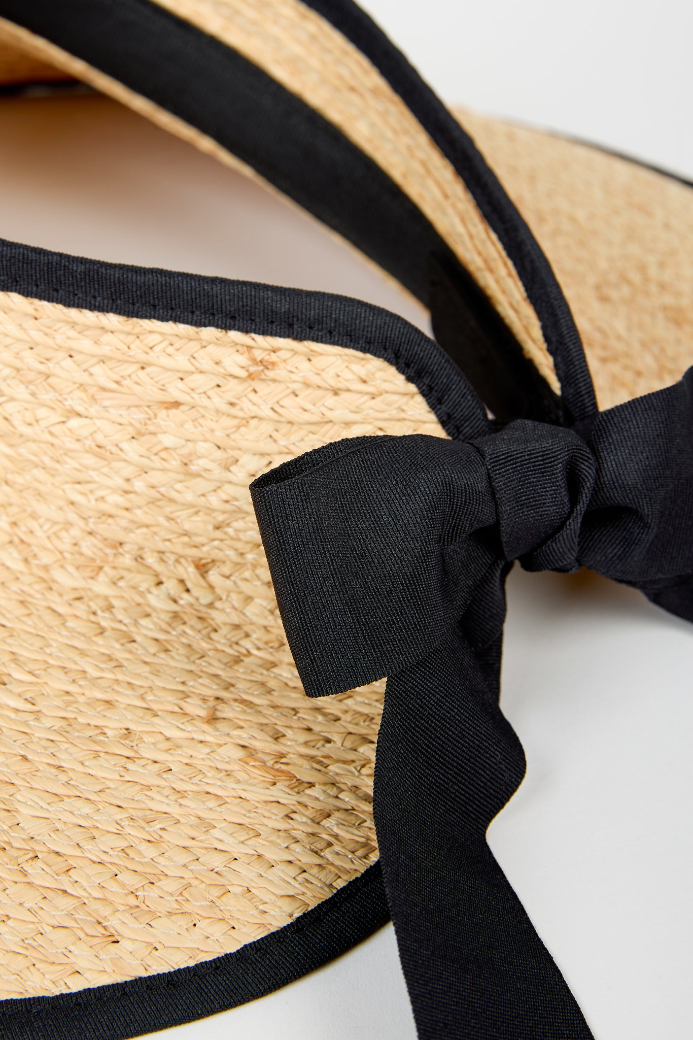 Beige raffia and black trimmed ribbon tie bonnet_4