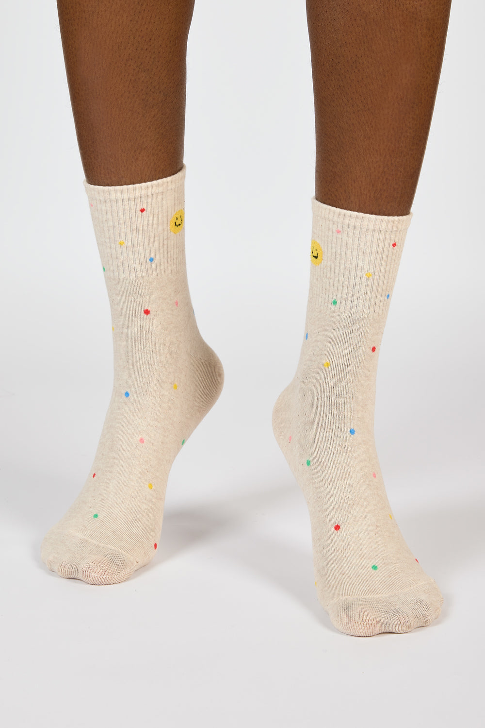 Beige rainbow confetti smiley face socks_2