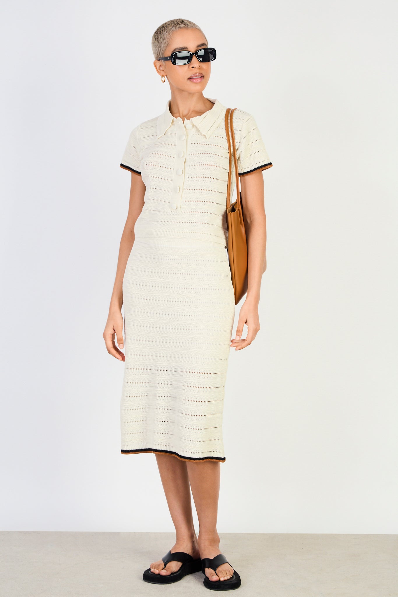 Beige textured knit button front tee_4