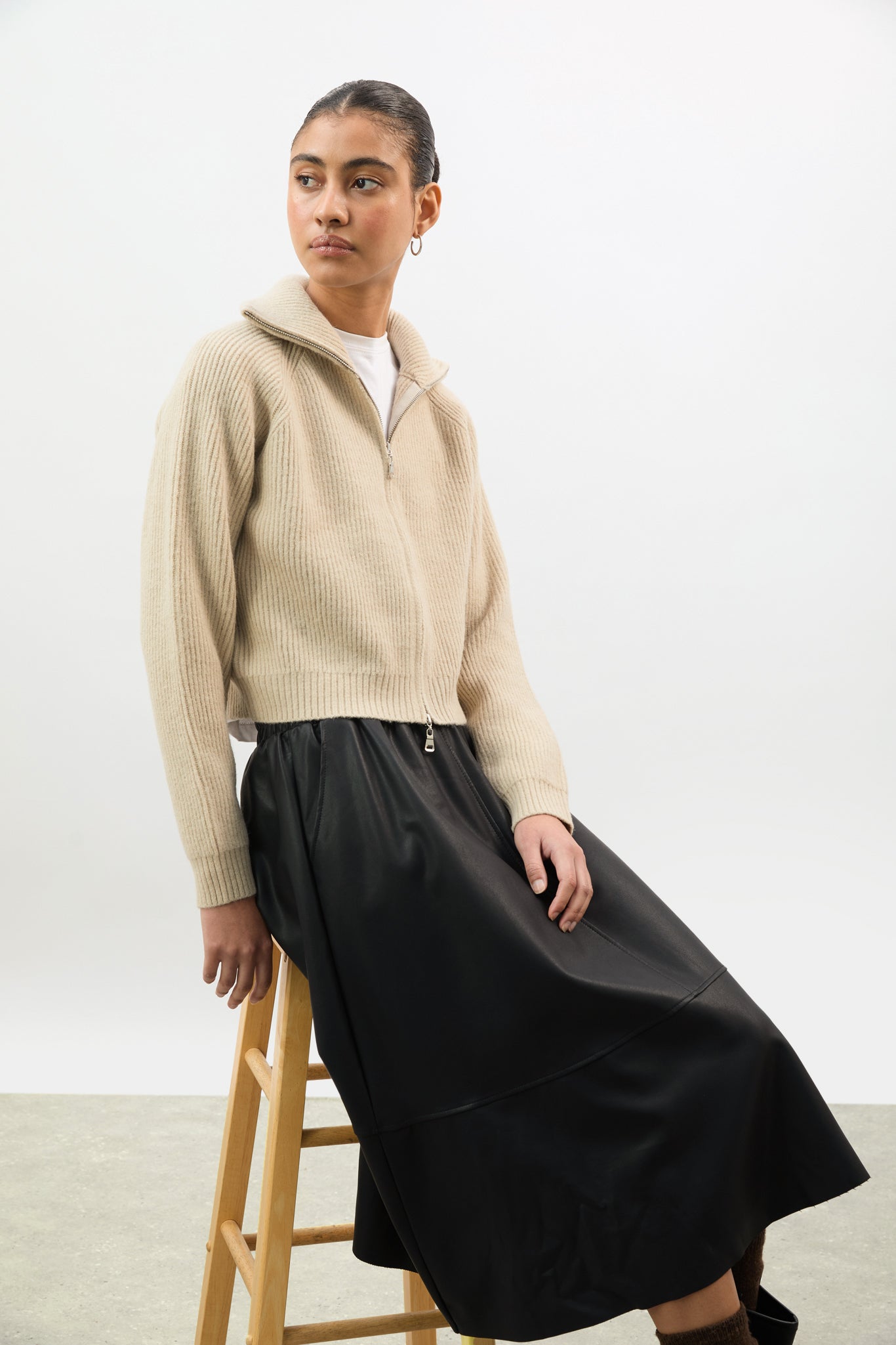 Beige wool blend ribbed wide collar cardigan_5
