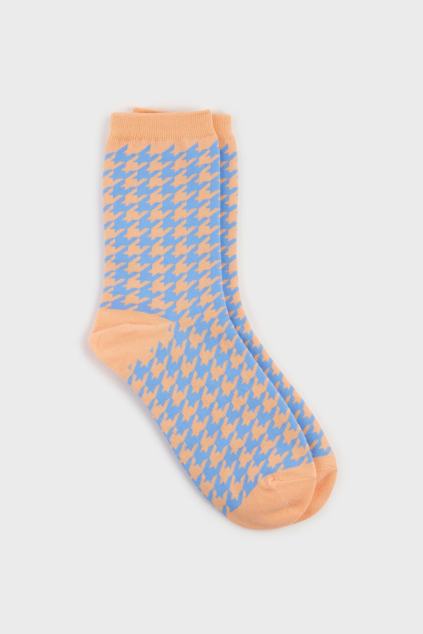 Beige and light blue houndstooth check socks_2