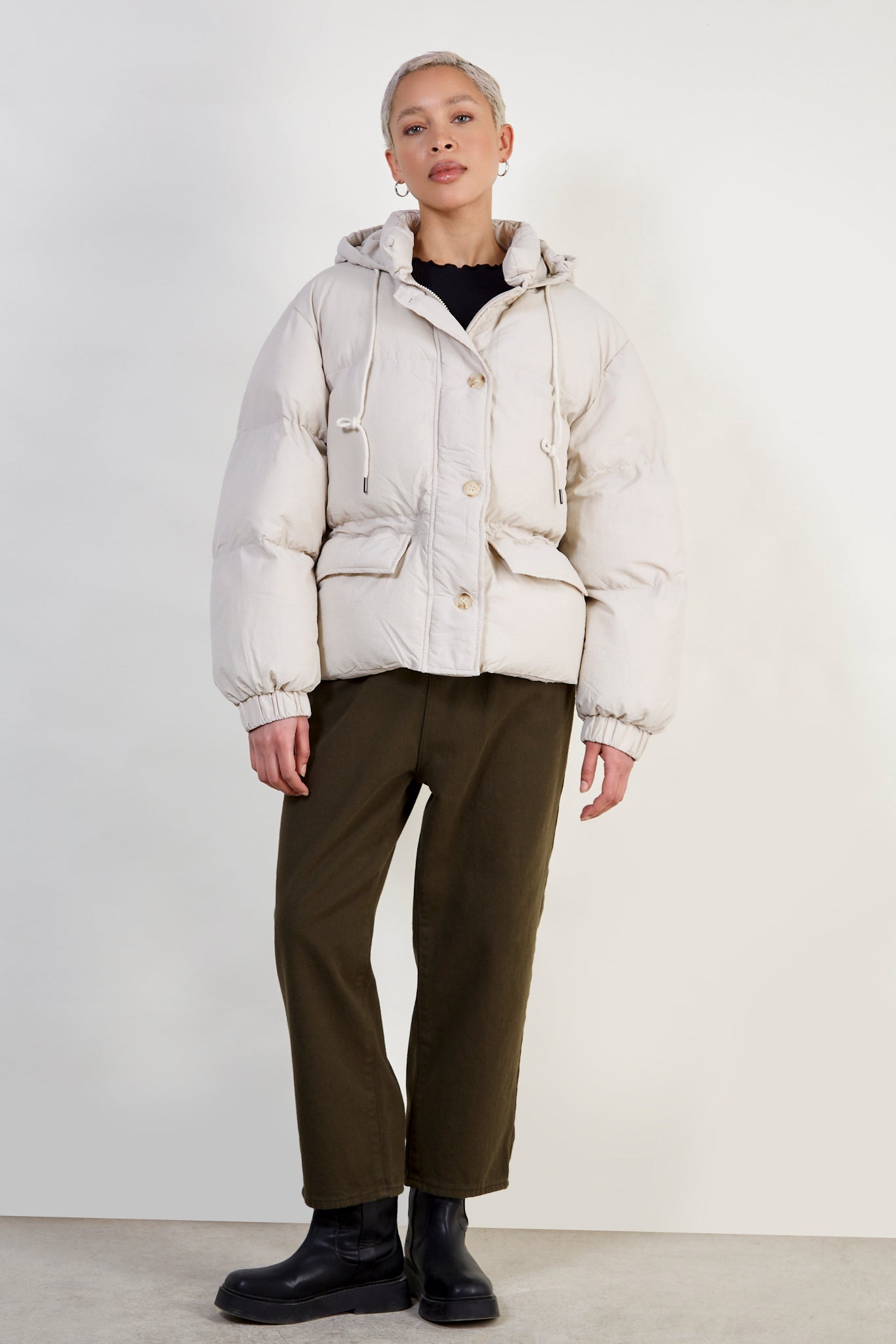 Beige short hooded puffer jacket_2