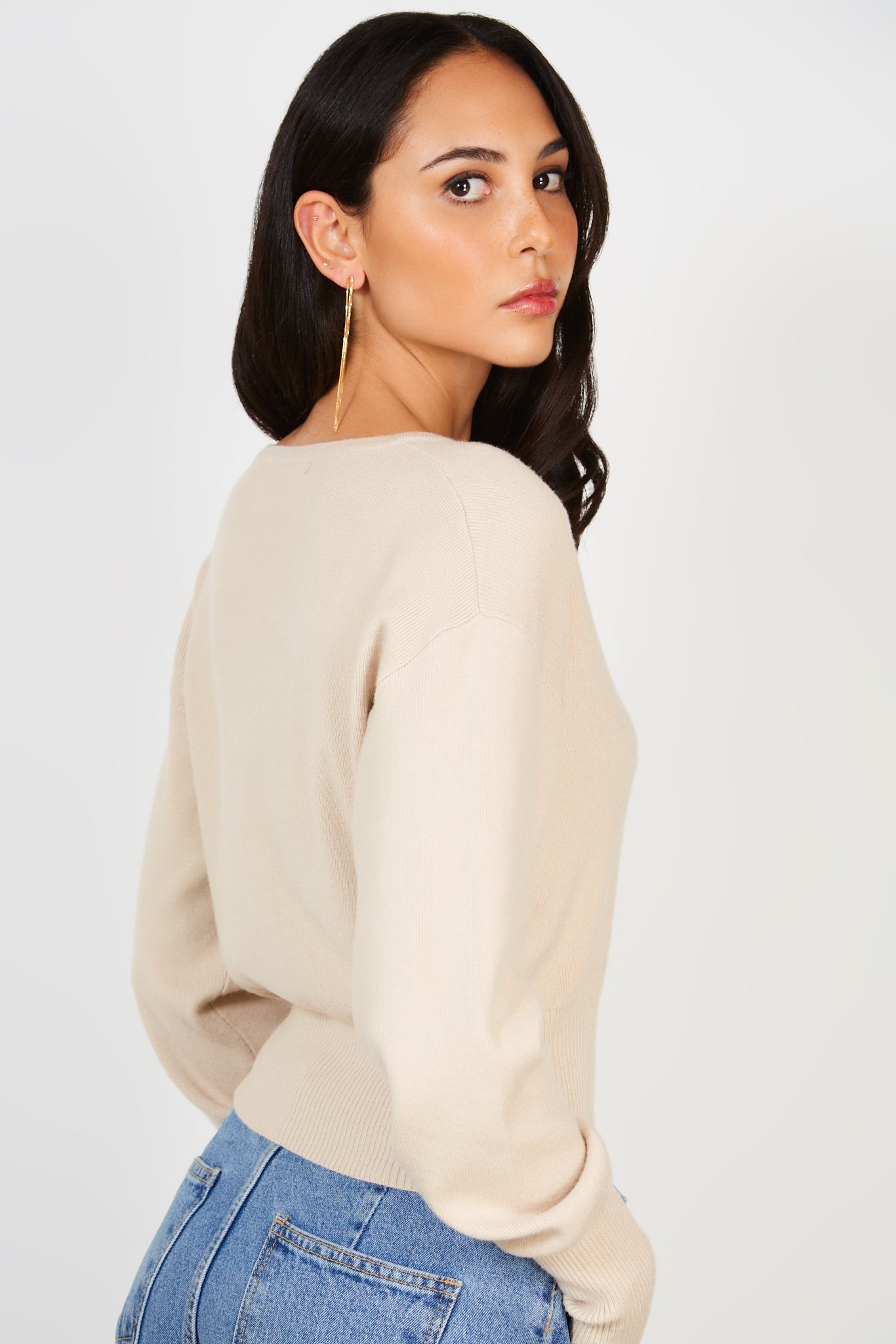 Beige smooth v neck jumper_2