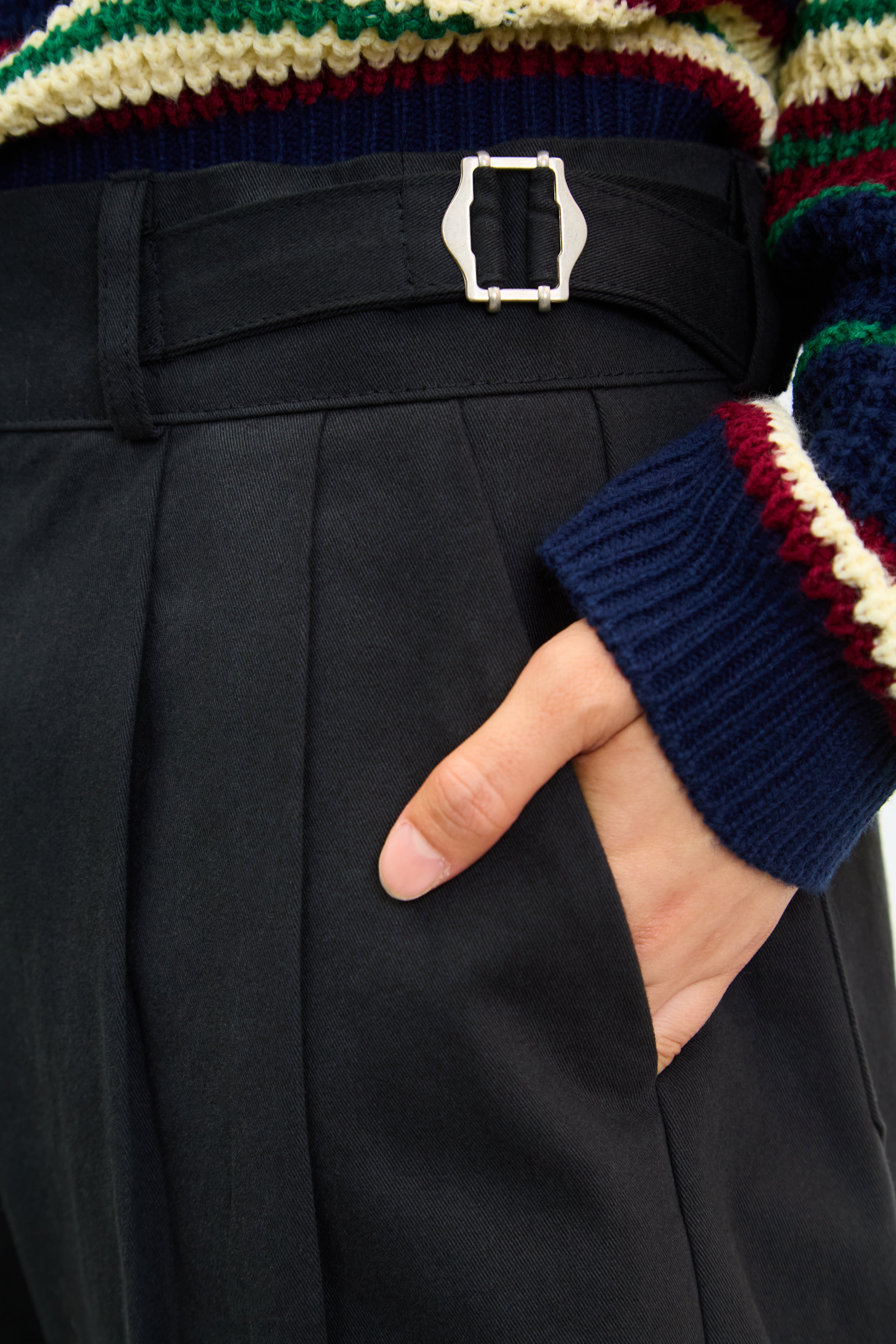 Black adjustable waist trousers_3