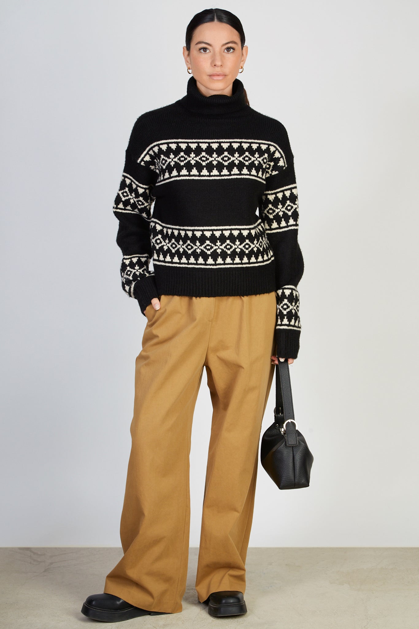 Black and ivory abstract diamond stripe turtleneck jumper_4