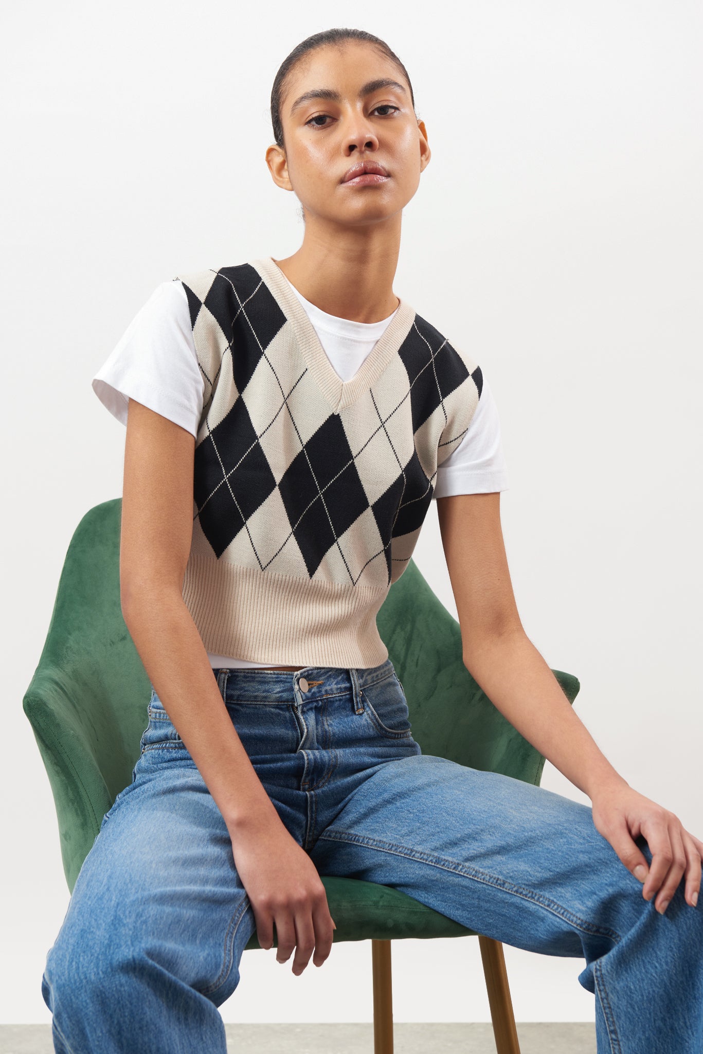 Black and ivory argyle knit vest_5