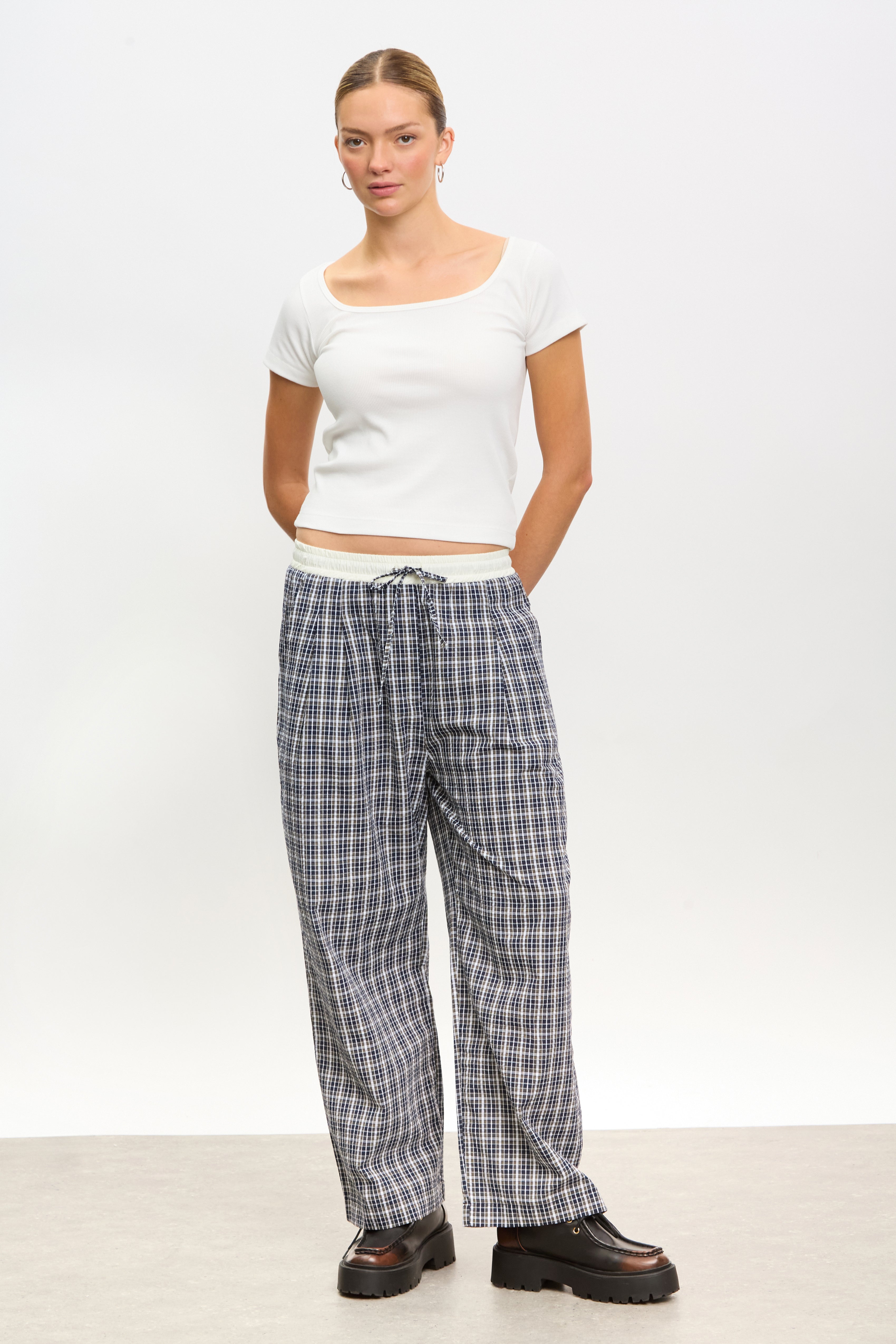 Black and ivory checked tie waist trousers_4