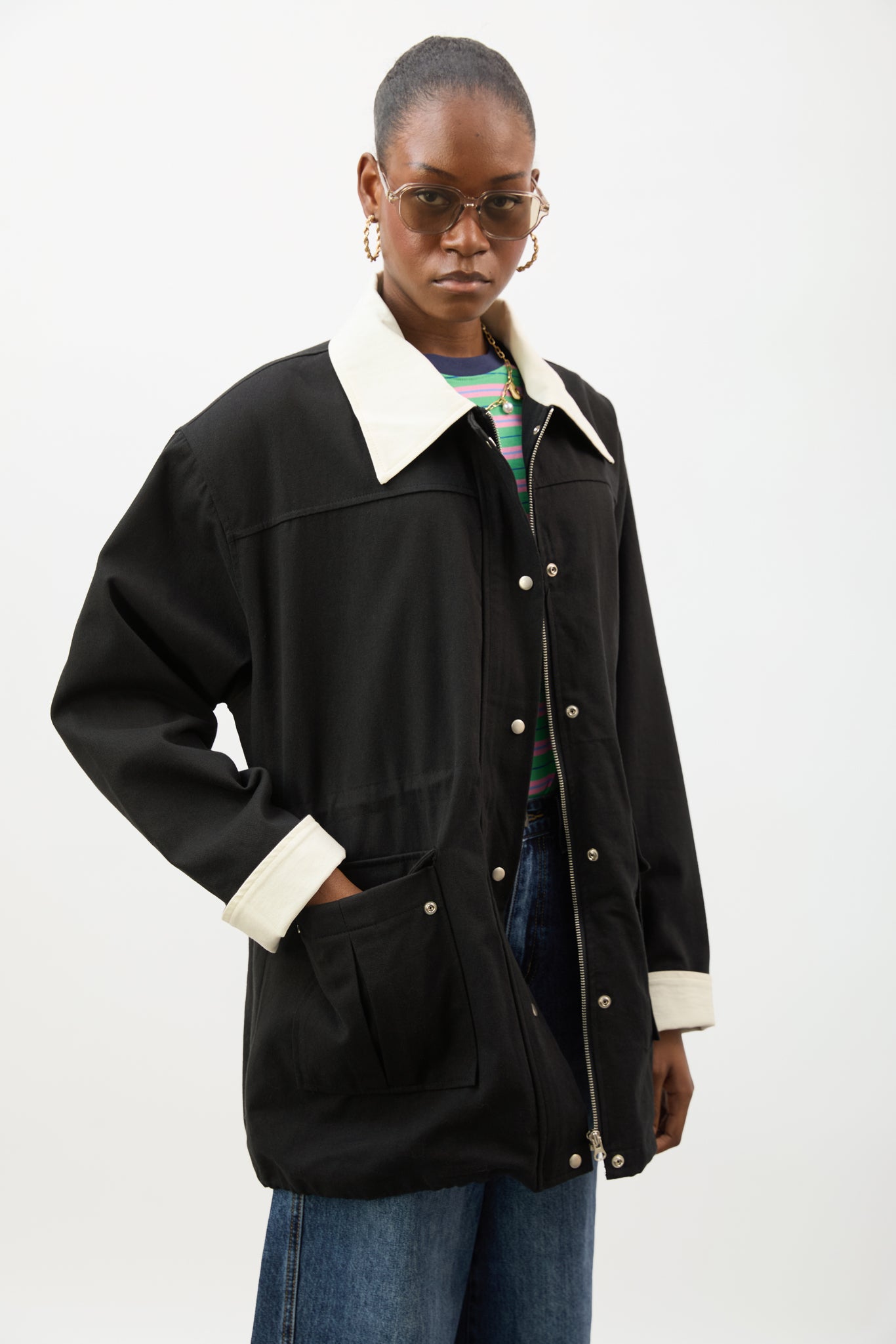 Black and ivory contrast collar cinch waist parka_1