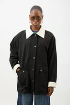 Black and ivory contrast collar cinch waist parka_2