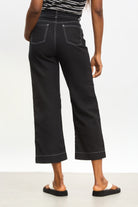 Black and white contrast stitch thin wide leg jeans_2