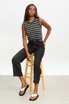 Black and white contrast stitch thin wide leg jeans_5