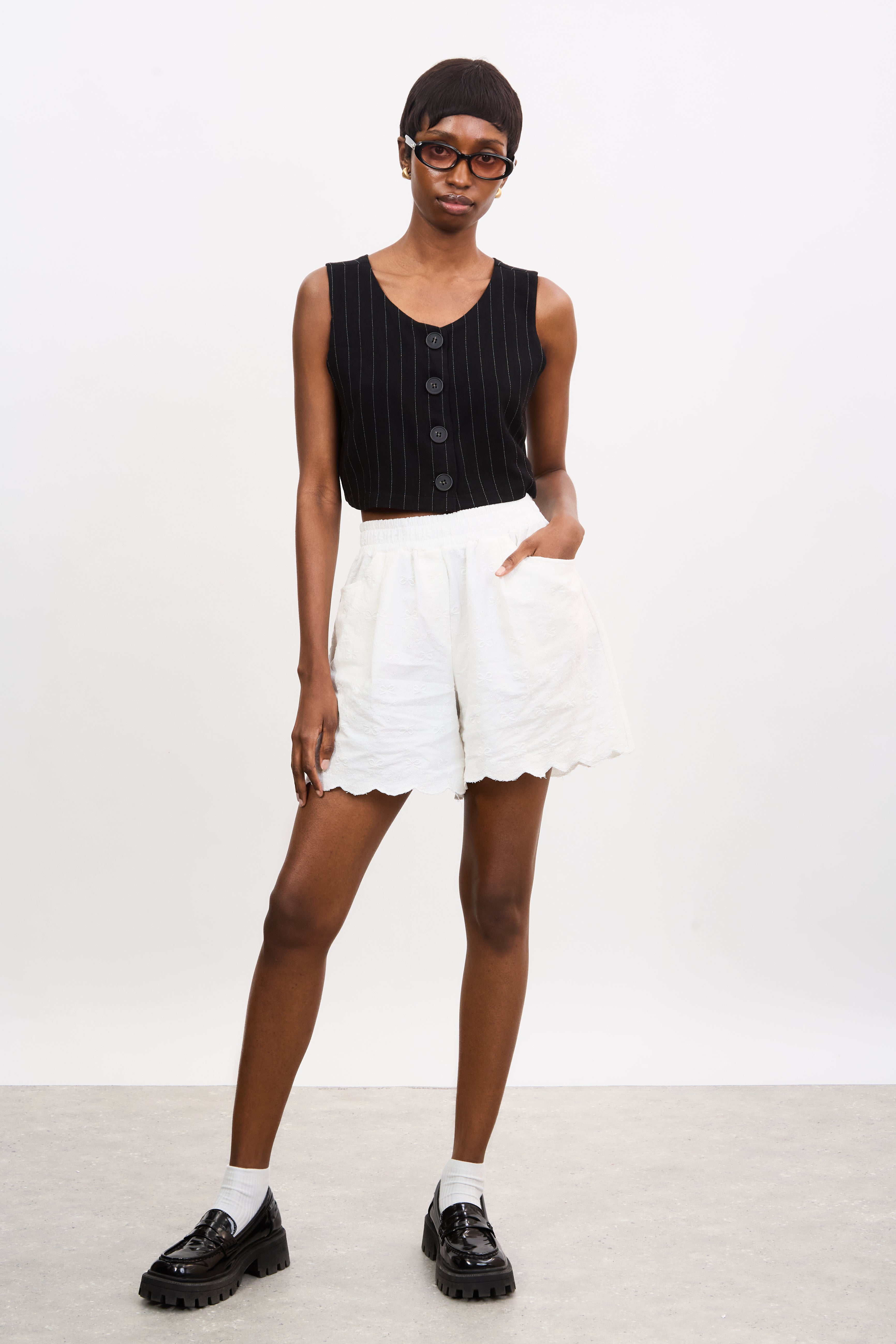 Black and white pinstripe button front tank_4