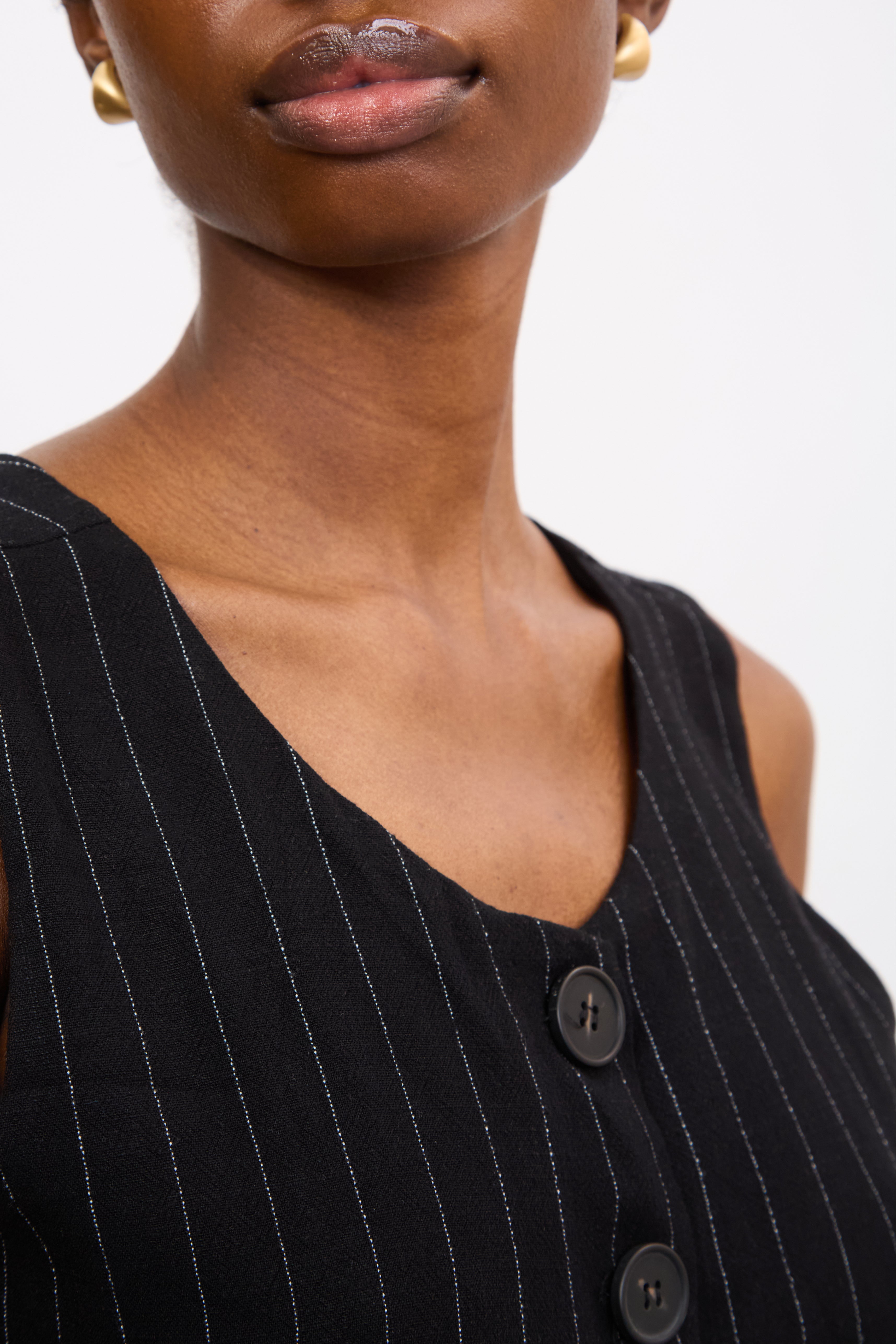 Black and white pinstripe button front tank_3