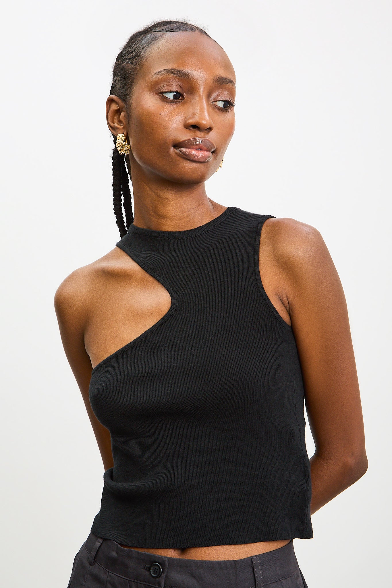 Black asymmetric neckline knit tank_1