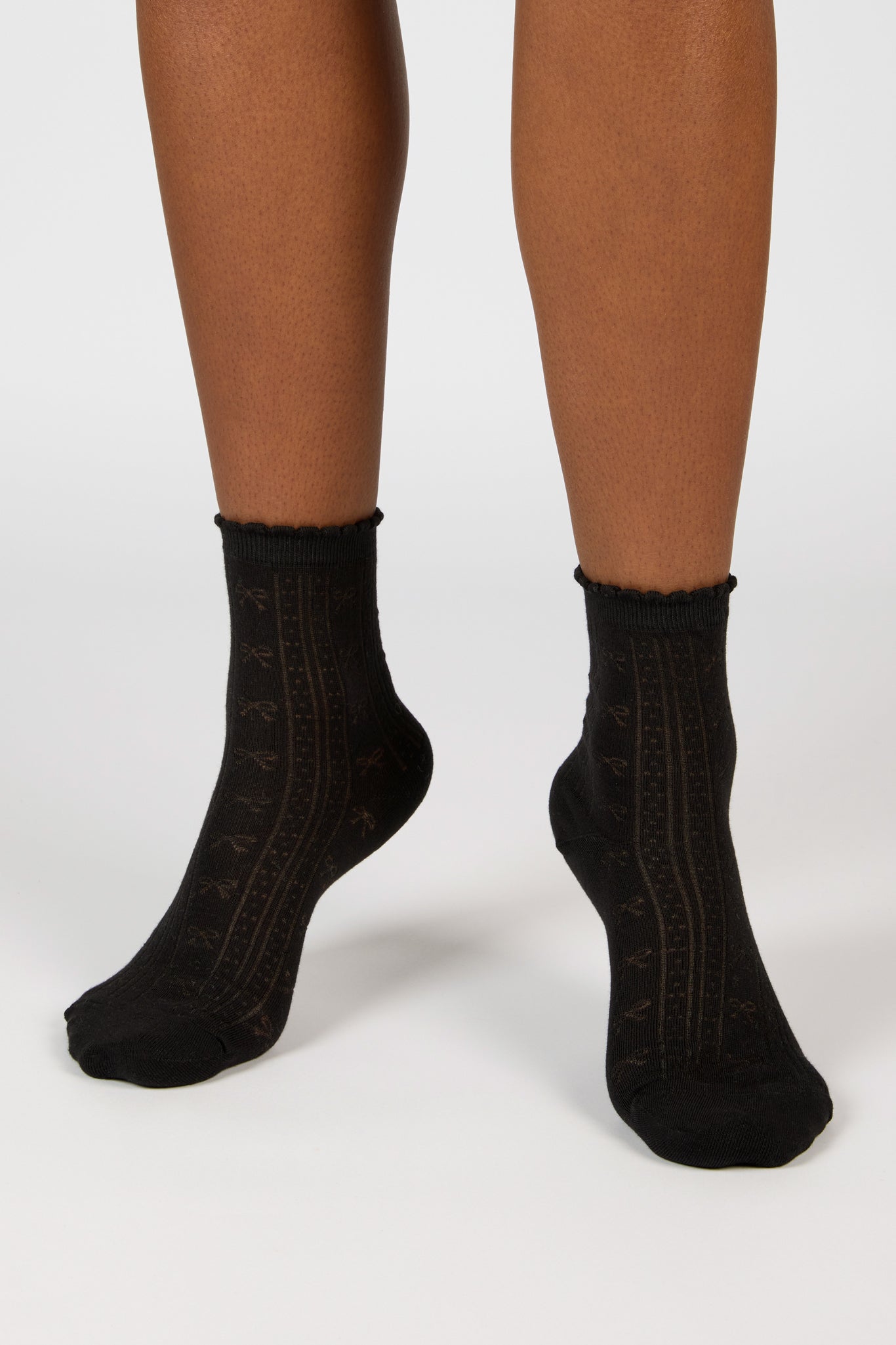 Black decorative ribbed bow socks_4