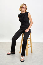 Black draped ribbed tank_5