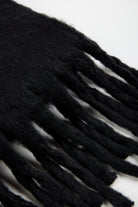 Black fuzzy thick scarf_2