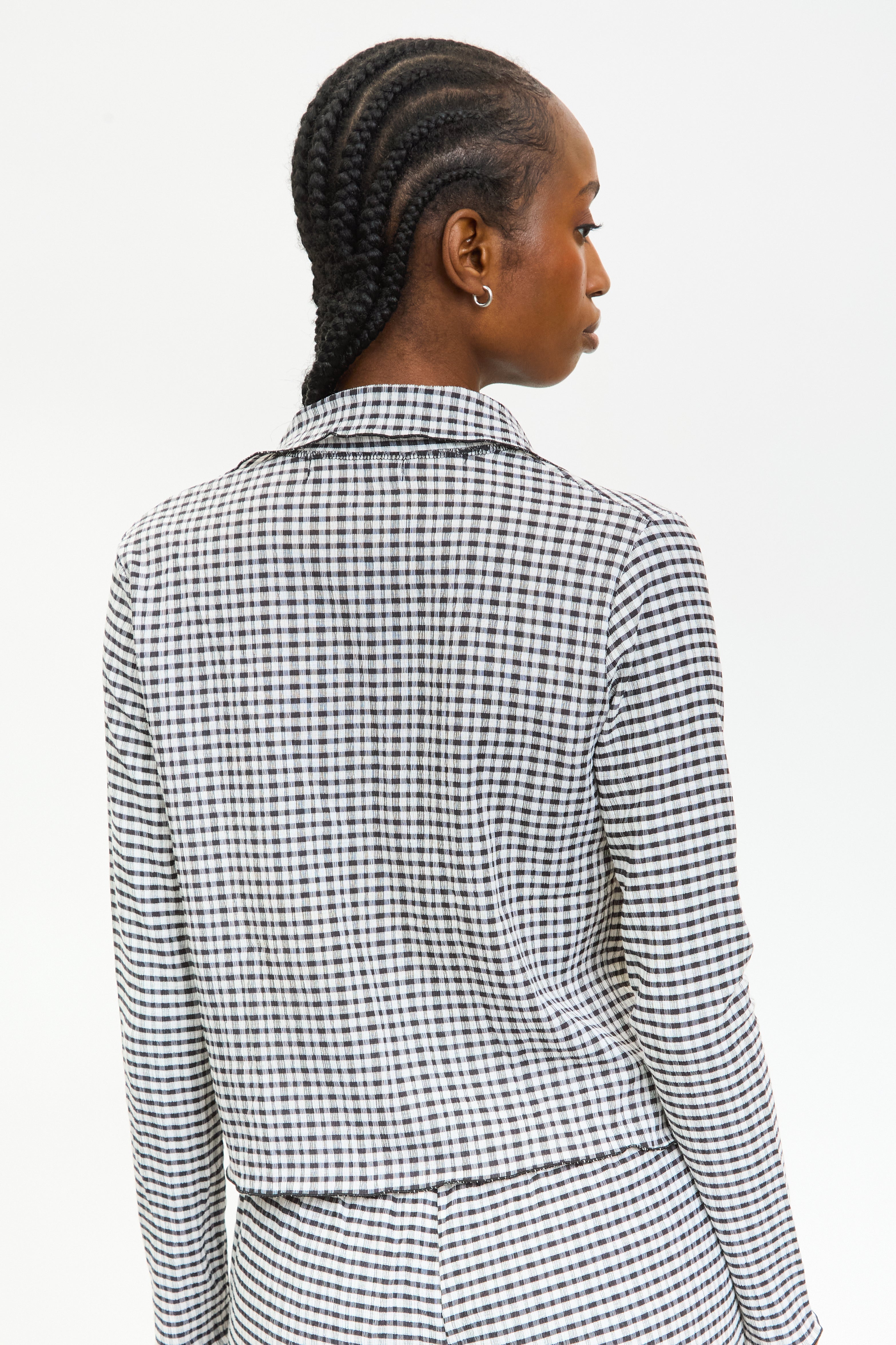 Black gingham and black trim button up top_2